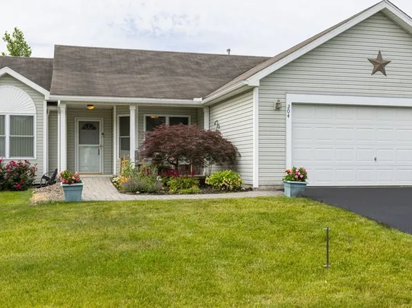 204 Westcombe Park, West Henrietta, NY 14586