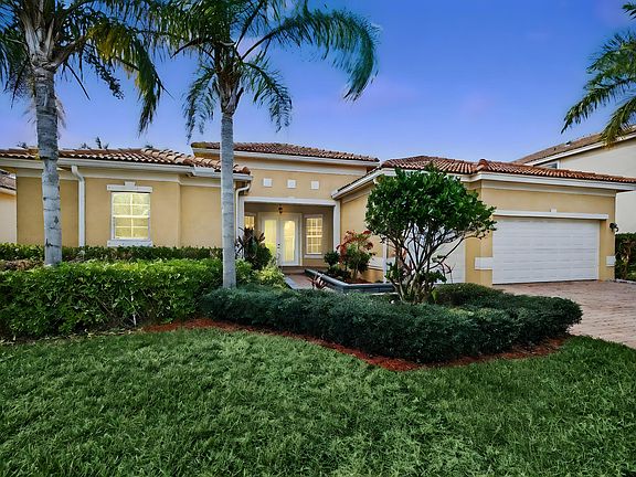 3rd image of 11940 SW Aventino Drive