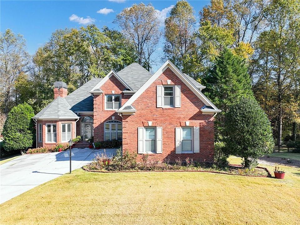 1st image of 320 Savannah Pl