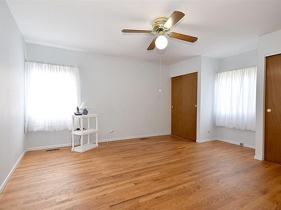 4th image of 1844 N Fernandez Ave