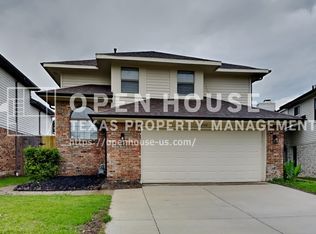2102 Holly Hill Ln, Carrollton, TX 75007