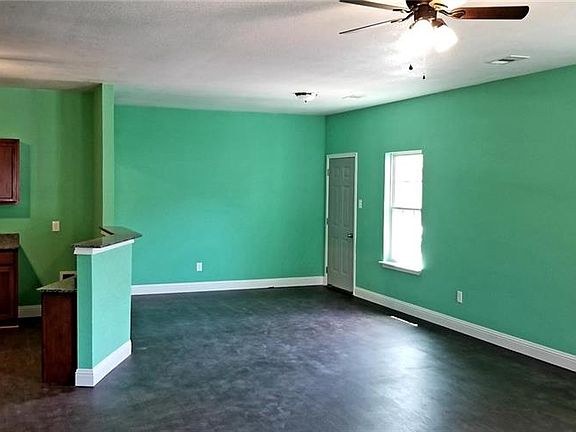 4th image of 3108 Crenshaw Ave