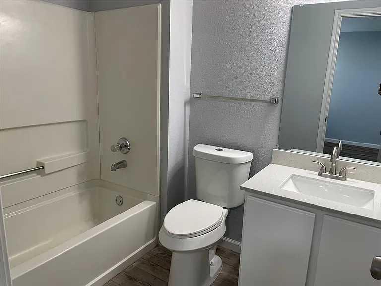2911 Donnell Dr — Photo 11