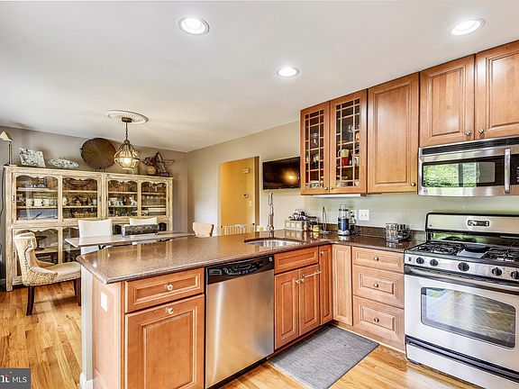 3rd image of 184 Campus Green Dr