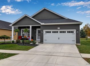 22 Eagleview Dr, Grand Island, NY 14072