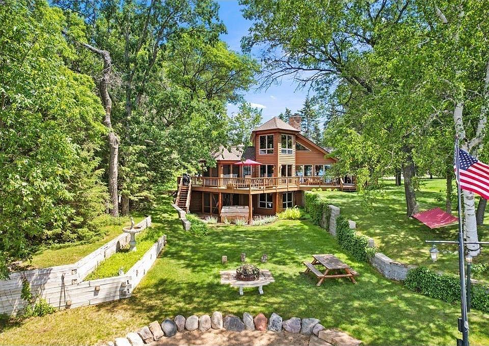1st image of 36279 Margaret Ln