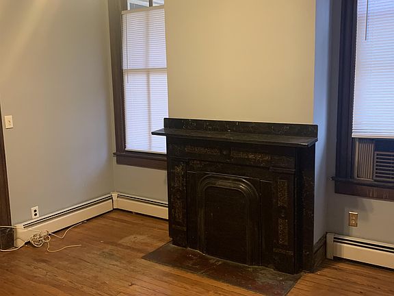 4th image of 511 W 32nd St Lowr 2