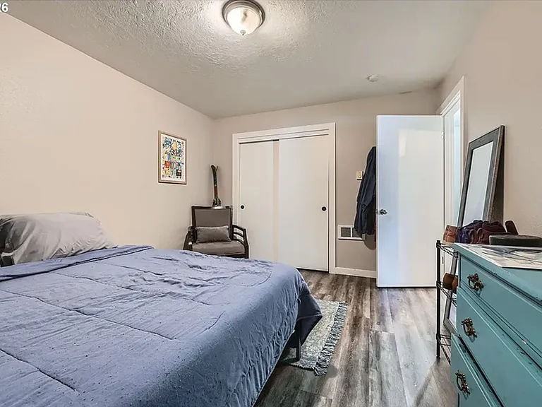 1643 NE 74th Ave — Photo 7