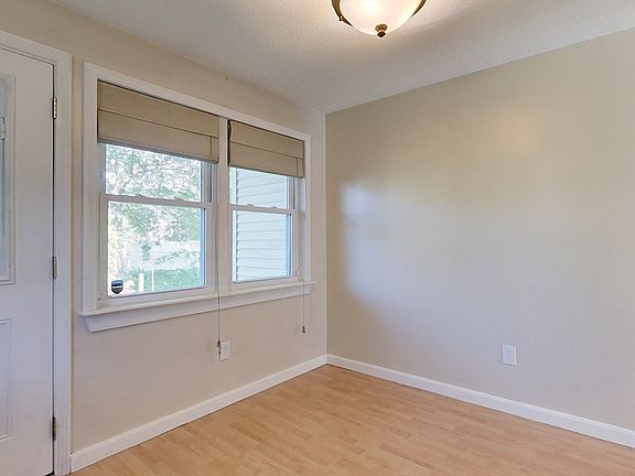 5th image of 103 Main St APT 10