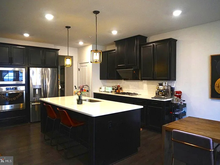 730 Quarry Point Rd — Photo 5