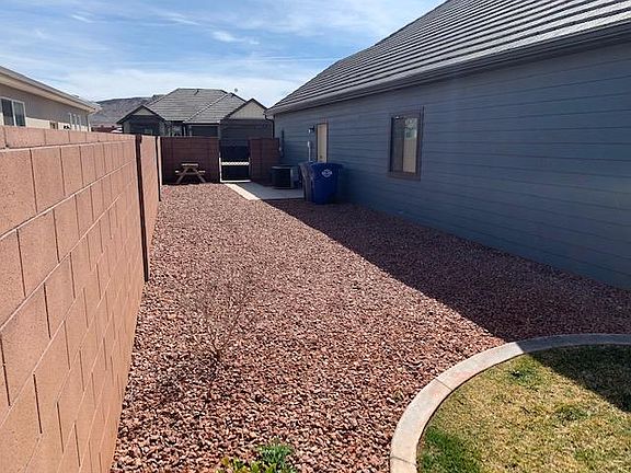 3rd image of 4810 S Crossroads Dr