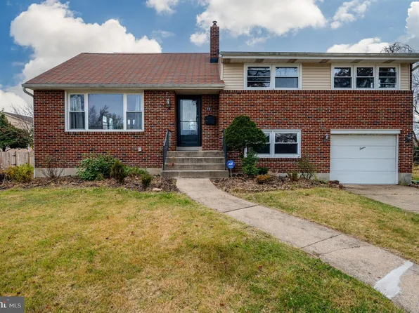 12 Vista Rd, Wyomissing, PA 19610