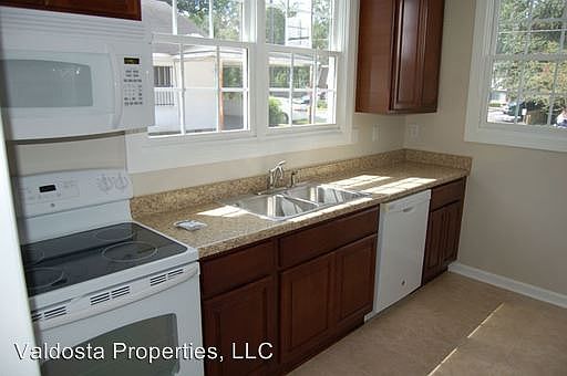 3rd image of 1009 N Oak St APT A