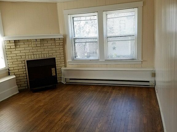 2nd image of 304 E Brady St APT 1