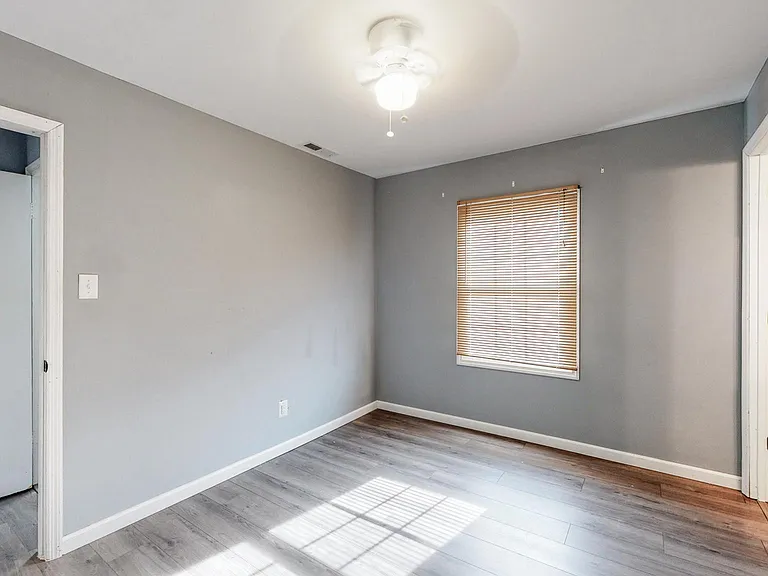 105 Woods Ave — Photo 3