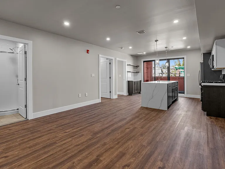 77 E Pastorius St #4 — Photo 10