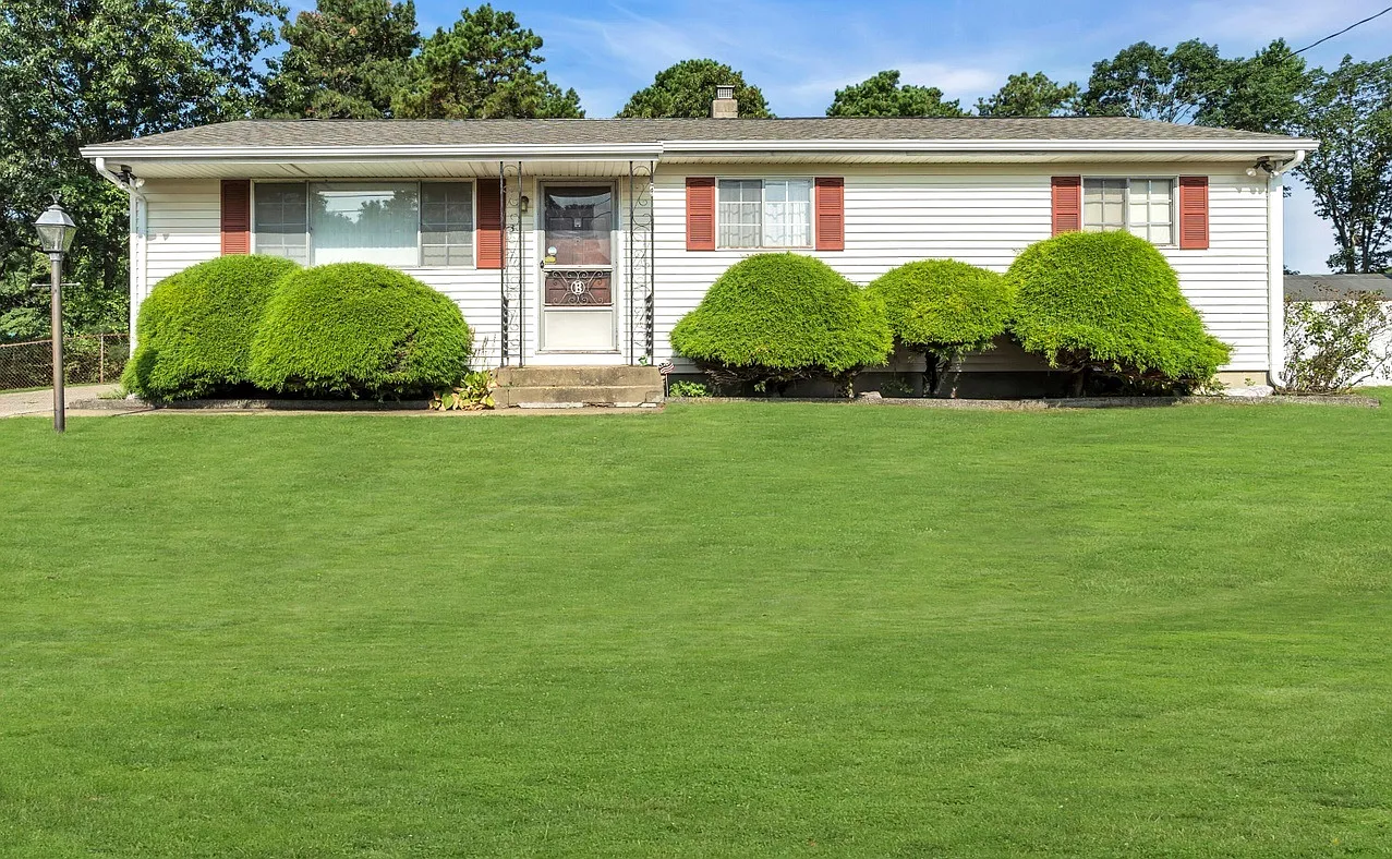 31 Arlyn Dr photo 1