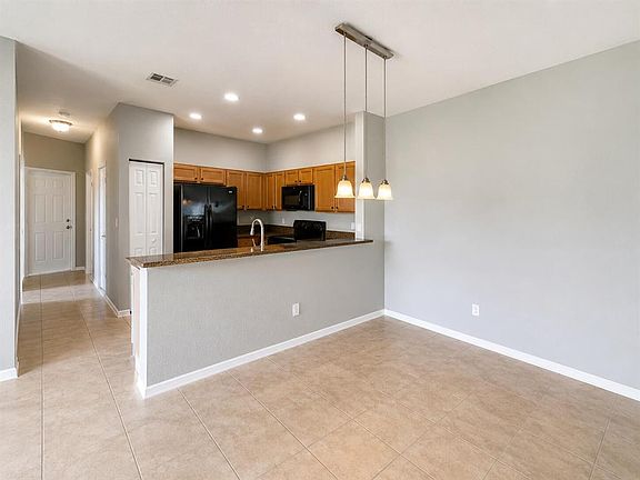 5th image of 9064 Plymouth Pl