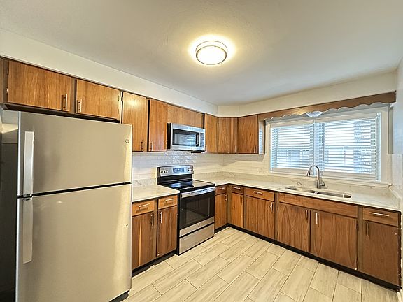 2nd image of 8644 Skokie Blvd #601