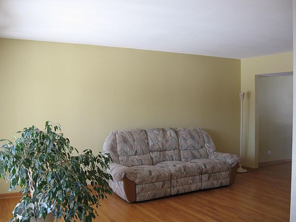 3rd image of 2327 James Ct