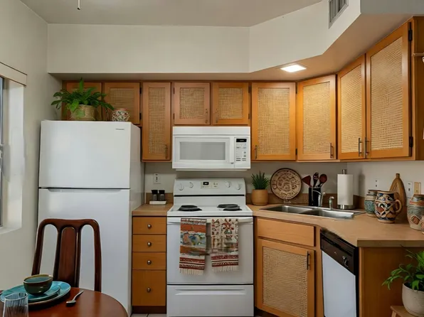 1023 S Calle De Las Casitas, Green Valley, AZ 85614