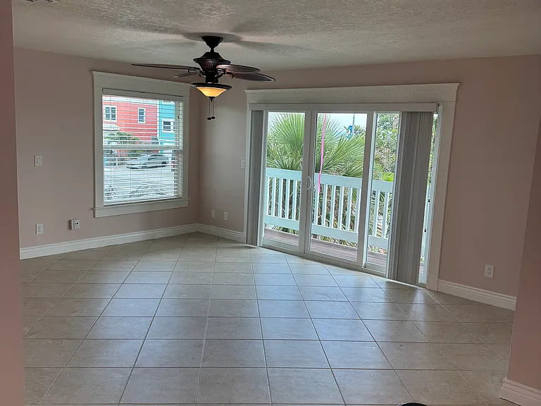 321 S Ocean Dr #1 — Photo 8