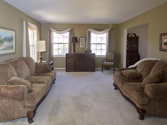 3rd image of 1845 Onaway Dr SE