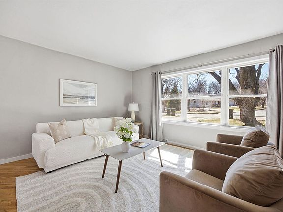 4th image of 3002 Brookside Dr