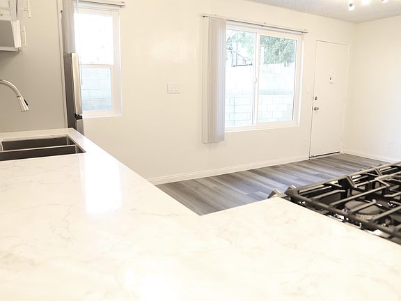 4th image of 1706 Granville Ave APT 3