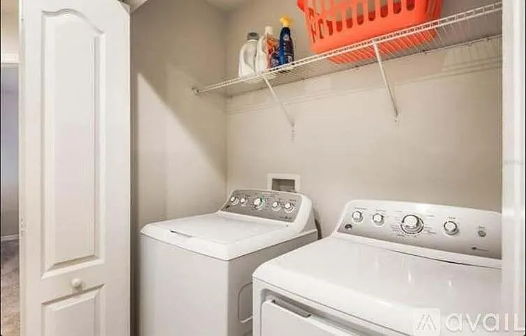 3 bed, 2.5 bath, 1444 sqft, $2,290 — Photo 3