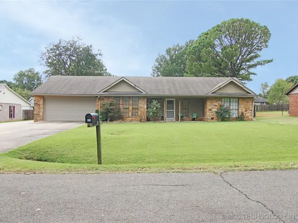 1518 SE 12th St, Wagoner, OK 74467