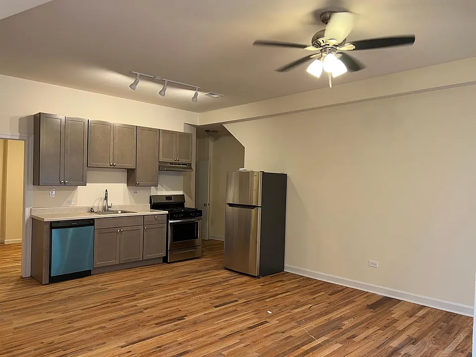 2634 W Armitage Ave #1F