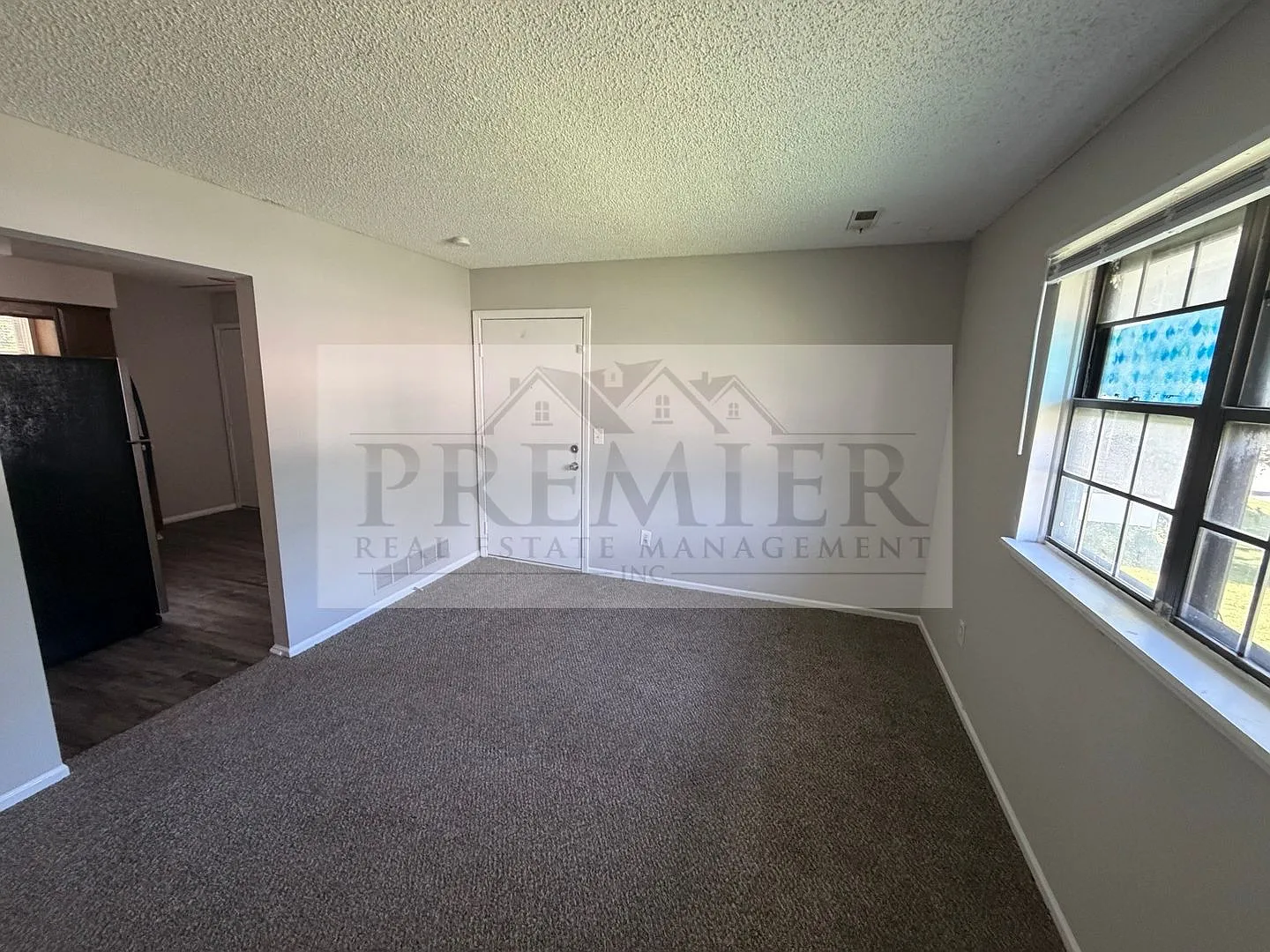 240 W Kump Ave #C, Bonner Springs, KS 66012 -$885 Rent - 2 bd / 1 ba - upstairs unit in 4-plex — Photo 3