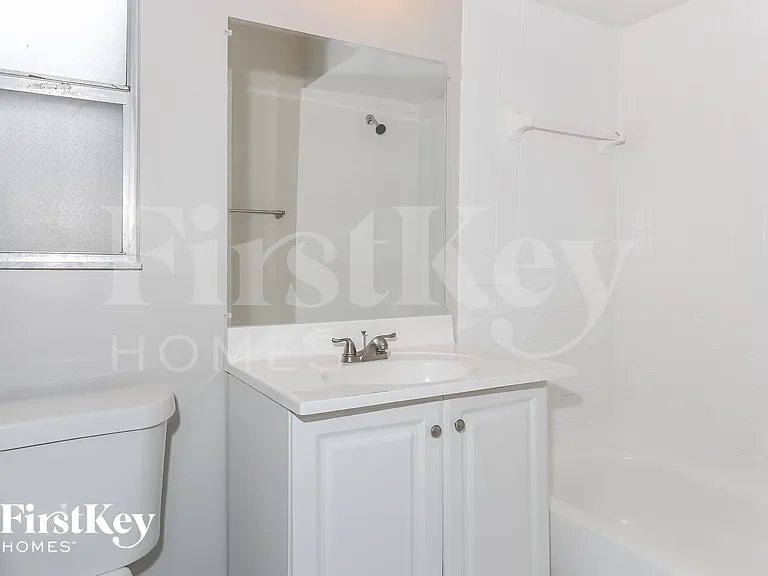 9749 Sandalfoot Blvd — Photo 10
