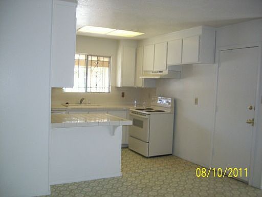 5th image of 3035 Millbrook Dr