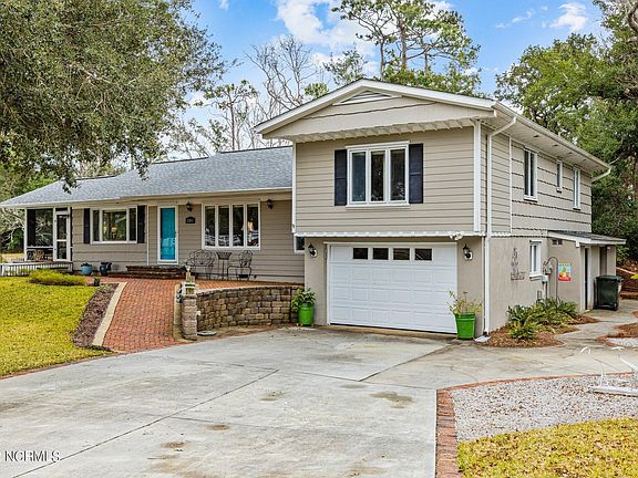 2nd image of 201 Oakleaf Dr