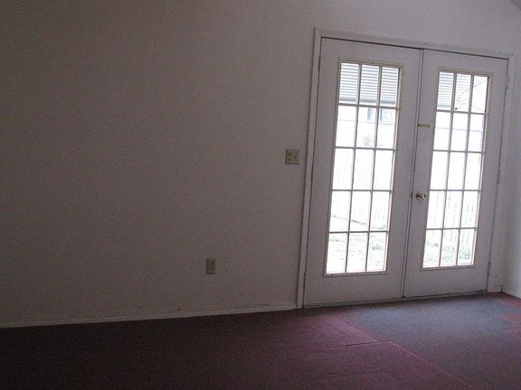 4th image of 117 N 6th St #1/2