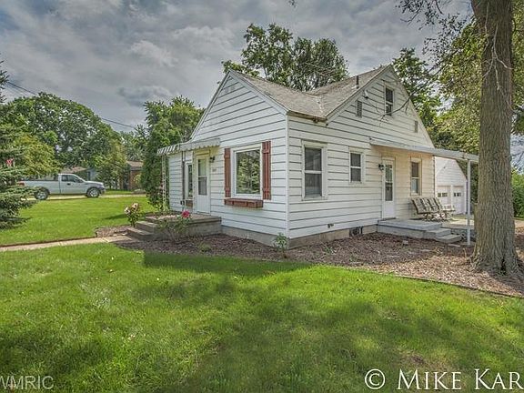 2nd image of 1404 Arcadia Dr NE