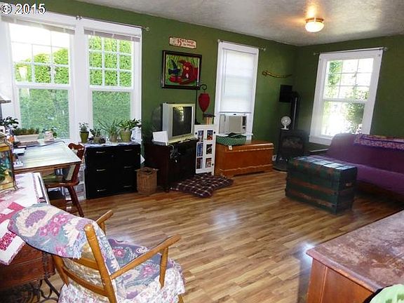 3rd image of 1110 W 19th St