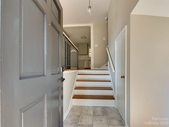 5th image of 1400 Standish Pl