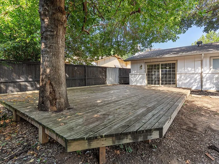 2809 Olympia Dr — Photo 23