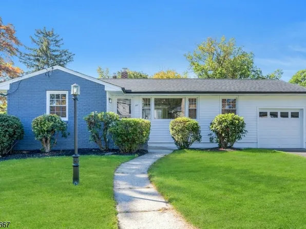 1 Crestwood Ln, Clark Twp., NJ 07066