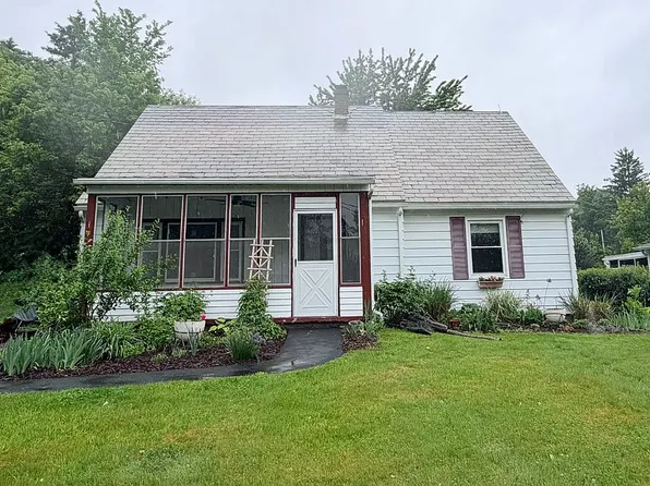 4 Avenue B W, Rensselaer, NY 12144