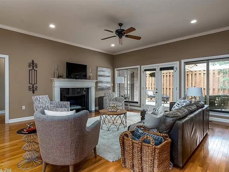 20 Bristol Ct — Photo 16