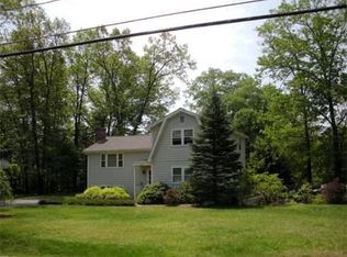 242 Lost Lake Dr, Groton, MA 01450