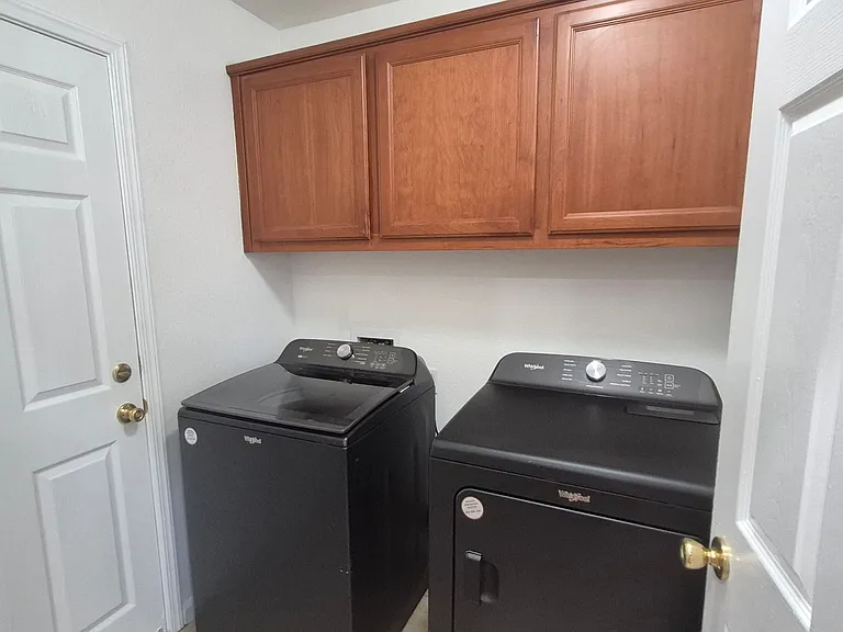 170 Bombay Cir — Photo 11