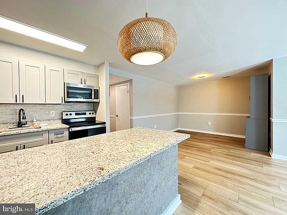 3rd image of 138 W Barre St #R31