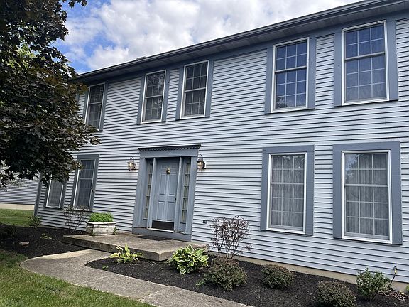3rd image of 915 E Parkwood St
