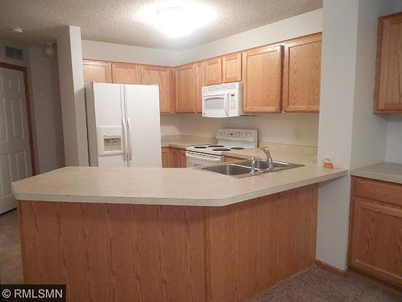 5th image of 2573 Yellowstone Dr