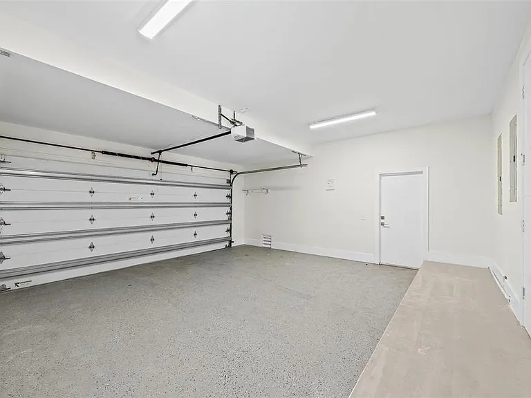 4921 NE 28th Ave — Photo 32